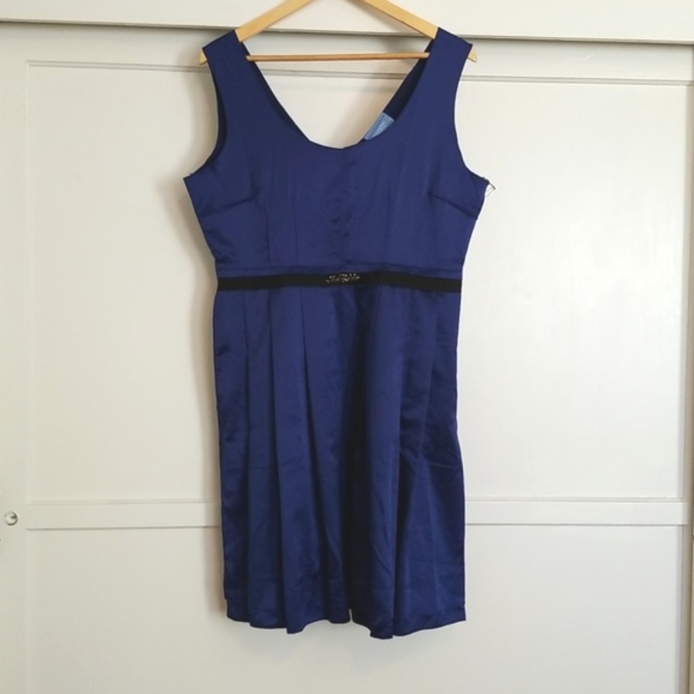 🆕 Vera Wang Blue Satin Dress NWT
